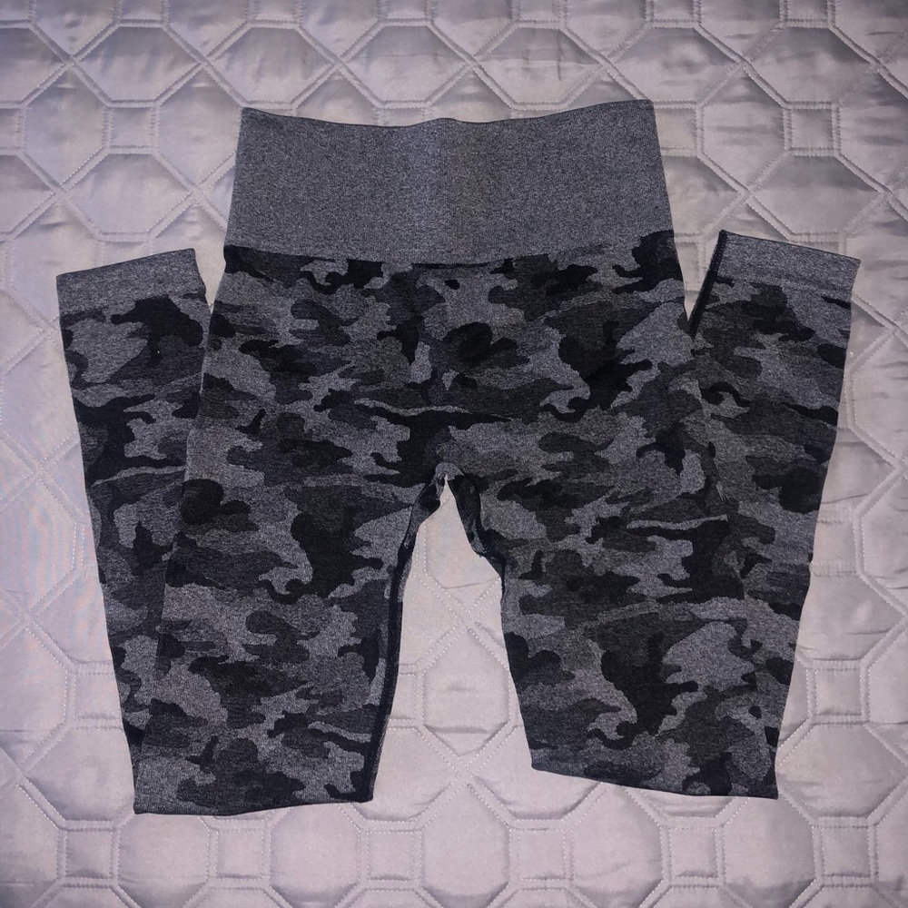 camo leggings